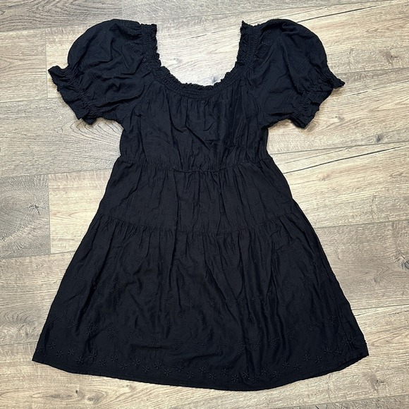 OLD NAVY Womens Size M Puff Sleeve Tiered Smocked Embroidered Milkmaid Boho - Picture 9 of 11